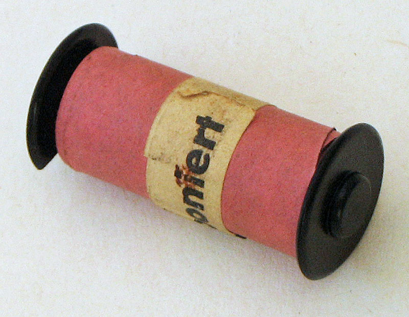 Appareil photo miniature Nori par Norisan. Viseur rigide